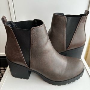 Dirty Laundry Lisbon Coffee Brown Booties Size 7.5